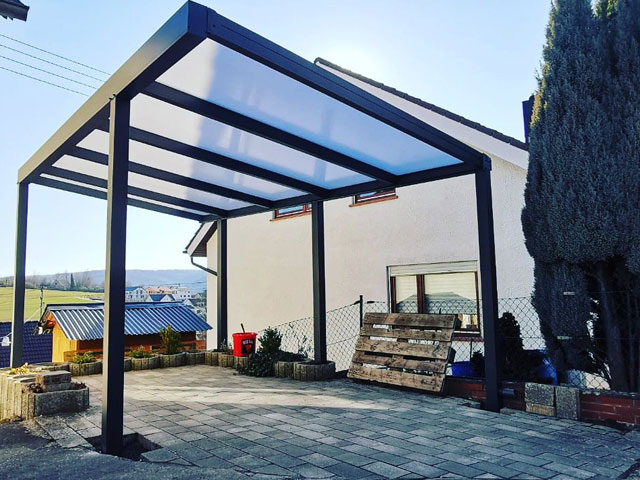 Sichere Fundamentierung und Wandverankerung beim Terrassenbau